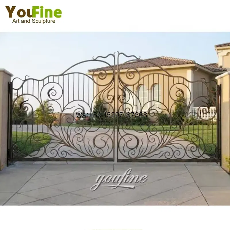 بوابة حديدية ضخمة بتصميم بسيط  - مراجعة Home Security For Doors وسعره