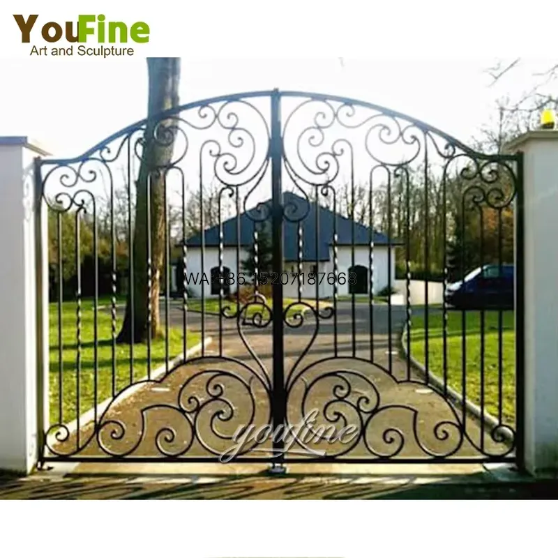 بوابة حديدية ضخمة بتصميم بسيط  - مراجعة Home Security For Doors وسعره
